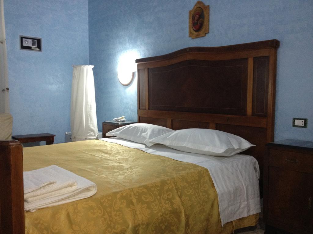Bed And Breakfast Via Leuca Lecce Exterior photo